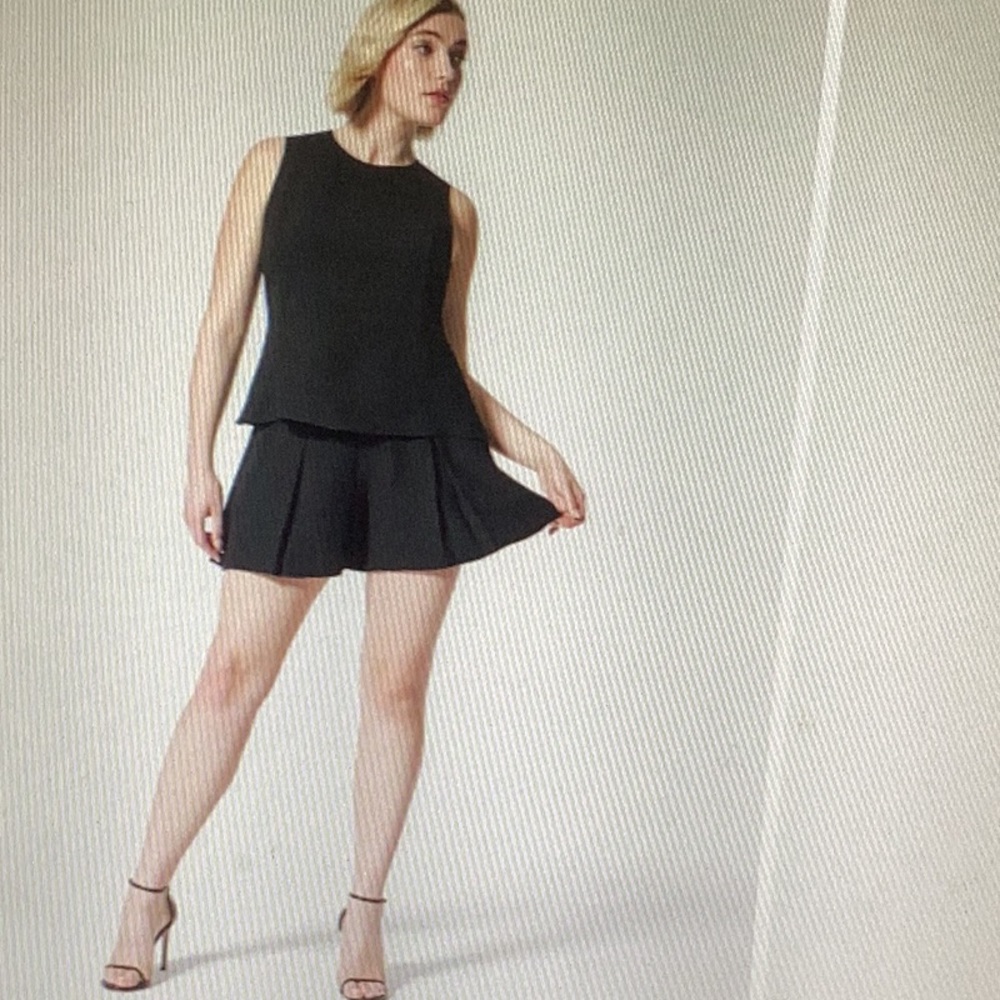 Spanx carefree crepe pleated short